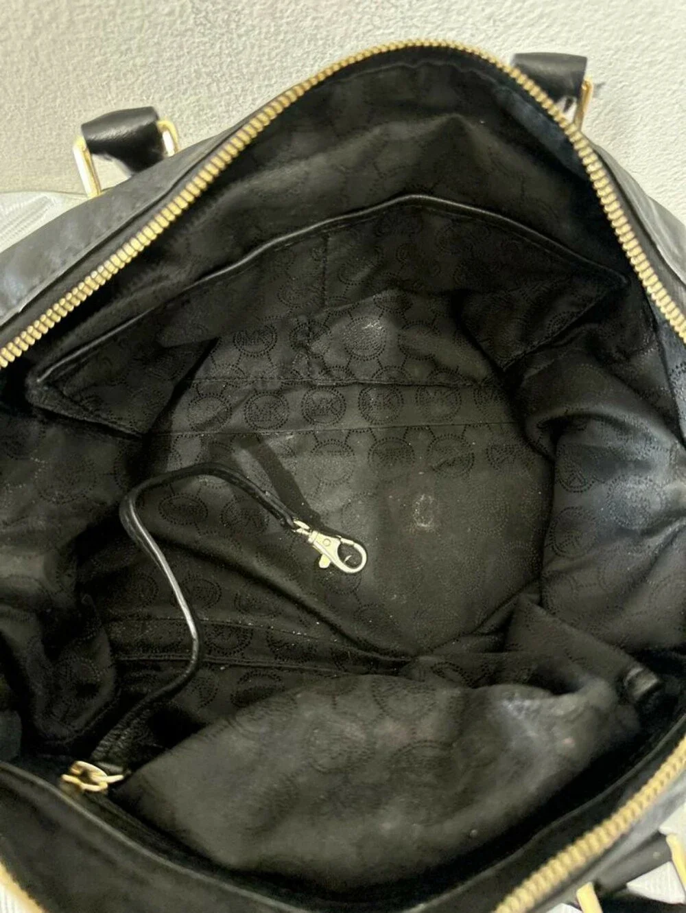 MICHAEL Michael Kors Vanessa Medium Chain Satchel in Black